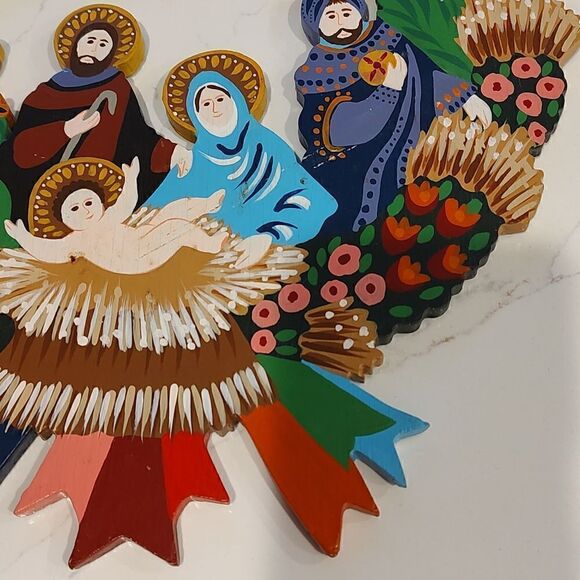 Hand Painted Wooden Nativity Scene Hanging Wreath Vintage - Picture 4 of 10